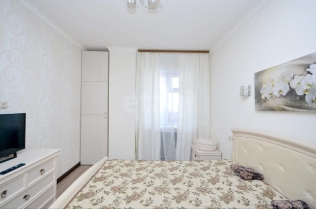 3 комн., 90 м², Монолитно-каркасный, Центр - район пл. Дружбы 7