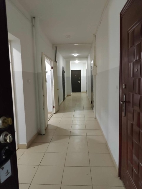 2 комн., 65 м², Блочный, Авиапорт 10