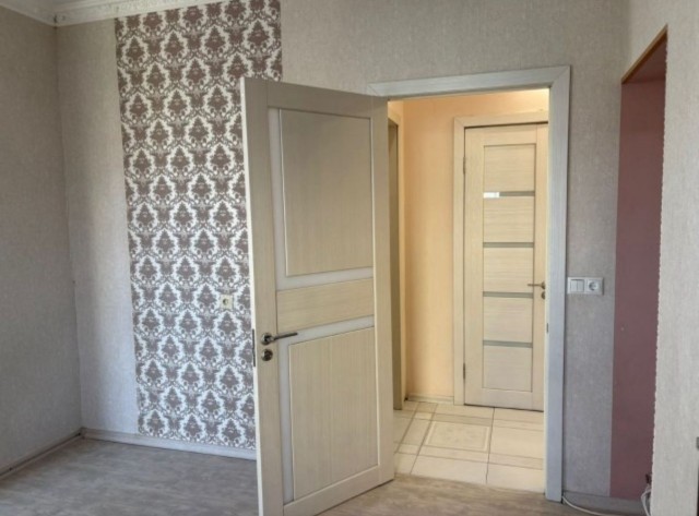 2 комн., 45 м², Блочный, Областная больница, рынок "Манньыаттаах"