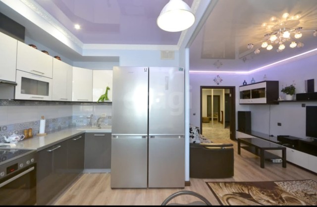 3 комн., 90 м², Монолитно-каркасный, Центр - район пл. Дружбы 3