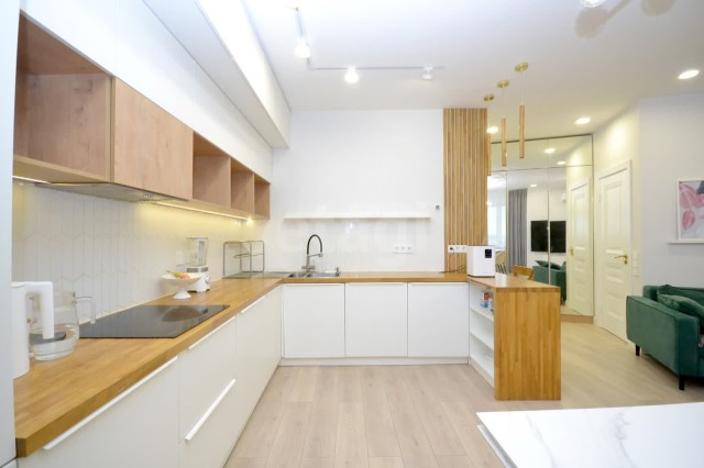 4 комн., 96 м², Монолитно-каркасный, 203 мкрн. 4