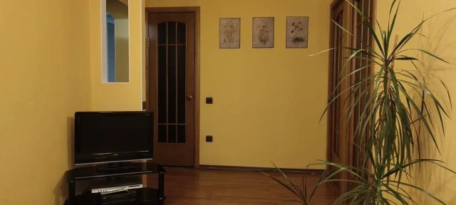 4 комн., 71 м², КПД, Дом быта 10