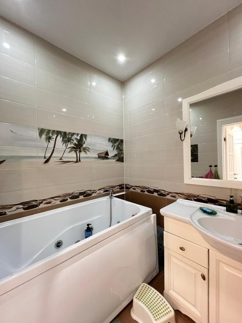 3 комн., 93 м², Монолитно-каркасный, Вилюйский тракт 16