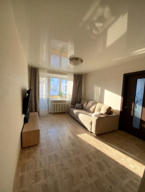 3 комн., 49 м², Хрущевка, Площадь Победы