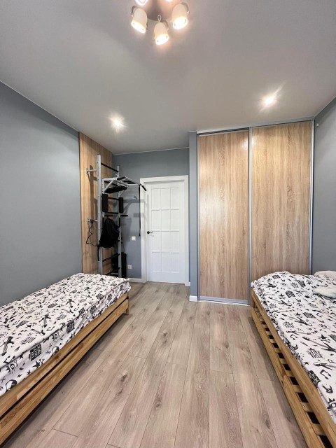 3 комн., 93 м², Монолитно-каркасный, Вилюйский тракт 13