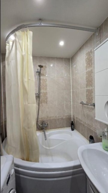 3 комн., 57 м², Блочный, Дом быта 9