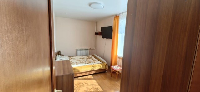 2 комн., 42 м², Блочный, Студгородок 4