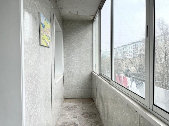 1 комн., 35 м², Блочный, Площадь Победы 8