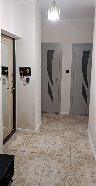 2 комн., Блочный, Областная больница, рынок "Манньыаттаах" 8