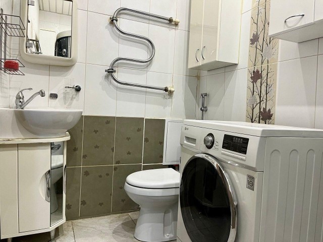 1 комн., 35 м², Блочный, Площадь Победы