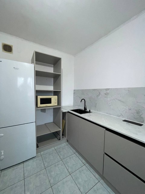 2 комн., Блочный, Областная больница, рынок "Манньыаттаах" 2