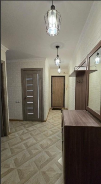 3 комн., 57 м², Блочный, Дом быта 5