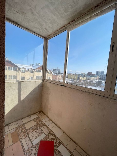 2 комн., Блочный, Областная больница, рынок "Манньыаттаах" 10