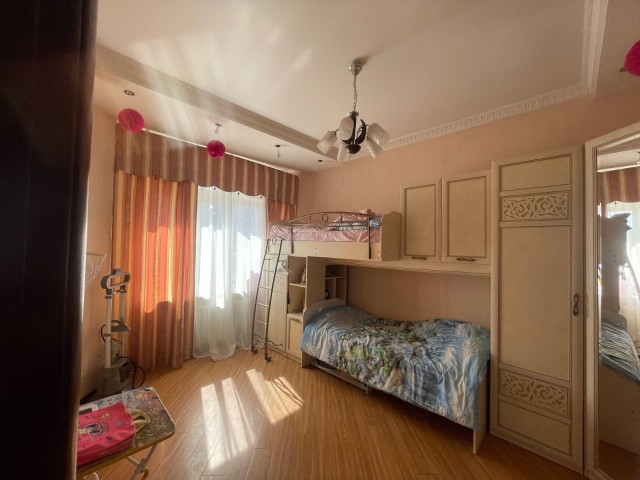 Больше 4 комн., 164 м², Инд. планировка, Крестьянский рынок, стадион "Туймаада" 3