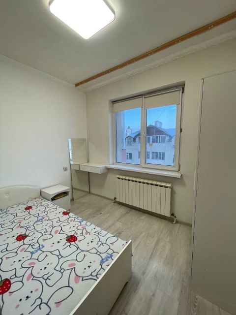 2 комн., Блочный, Областная больница, рынок "Манньыаттаах" 7