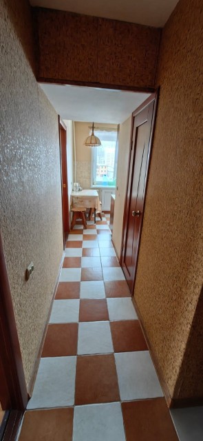 2 комн., 42 м², Блочный, Студгородок 9