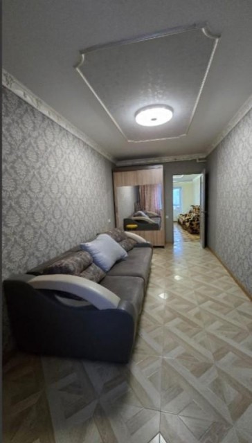 3 комн., 57 м², Блочный, Дом быта