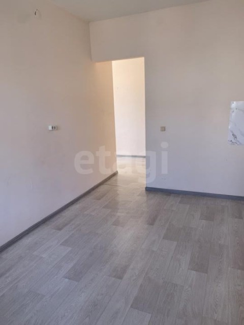 1 комн., 42 м², Монолитно-каркасный, Областная больница, рынок "Манньыаттаах" 2