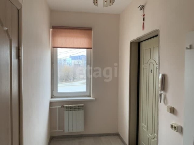 1 комн., 42 м², Монолитно-каркасный, Областная больница, рынок "Манньыаттаах" 6