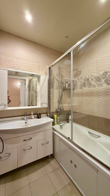 3 комн., 70 м², Монолитно-каркасный, 203 мкрн. 2