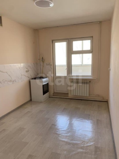 1 комн., 42 м², Монолитно-каркасный, Областная больница, рынок "Манньыаттаах"