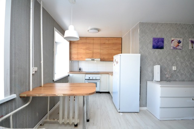 3 комн., 54 м², Блочный, Площадь Победы 2