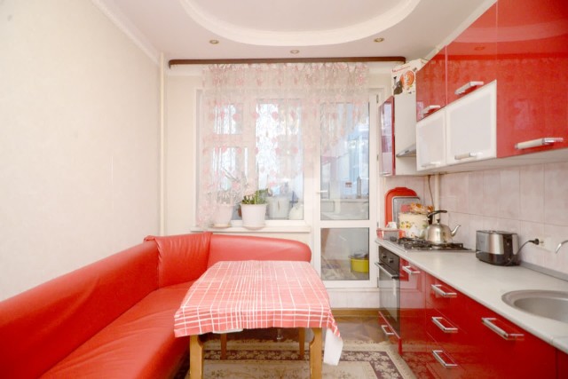 4 комн., 96 м², Монолитно-каркасный, Областная больница, рынок "Манньыаттаах" 10