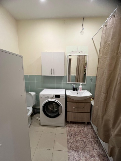 1 комн., Блочный, Областная больница, рынок "Манньыаттаах" 11