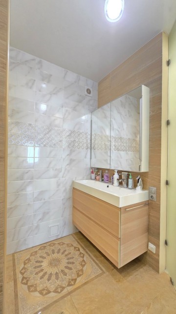 1 комн., 57 м², Монолитно-каркасный, ТЦ "Олонхо" 14