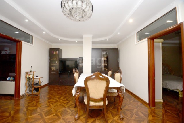 4 комн., 96 м², Монолитно-каркасный, Областная больница, рынок "Манньыаттаах"