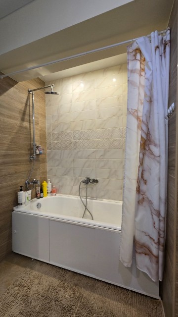 1 комн., 57 м², Монолитно-каркасный, ТЦ "Олонхо" 15