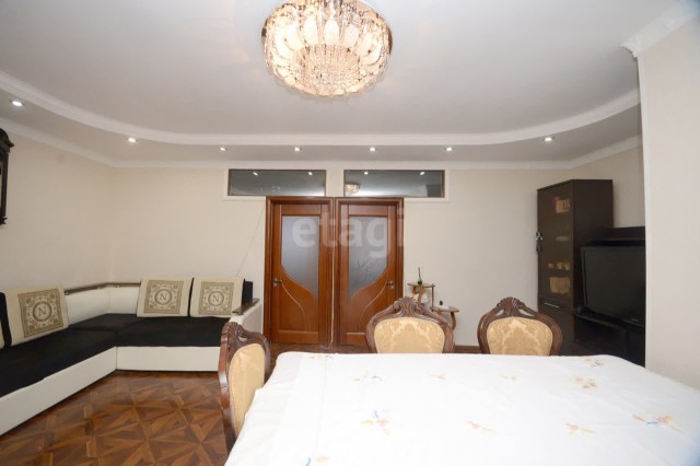 4 комн., 96 м², Монолитно-каркасный, Областная больница, рынок "Манньыаттаах" 2