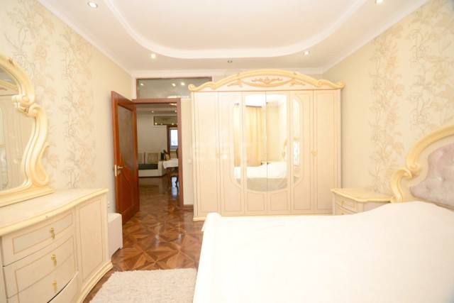 4 комн., 96 м², Монолитно-каркасный, Областная больница, рынок "Манньыаттаах" 8