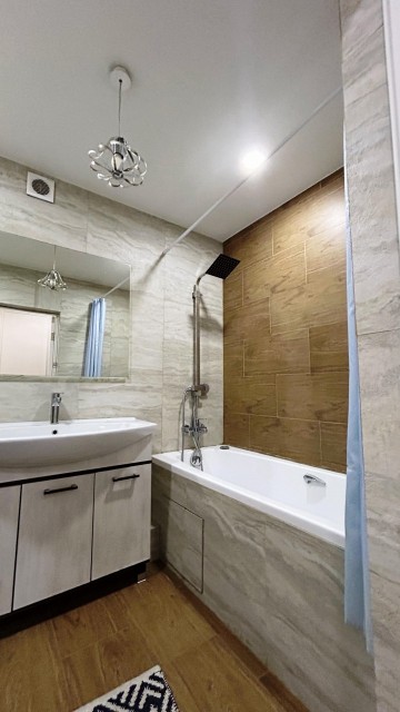 Больше 4 комн., 125 м², Инд. планировка, Областная больница, рынок "Манньыаттаах" 2