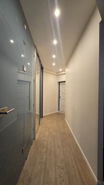 1 комн., 57 м², Монолитно-каркасный, ТЦ "Олонхо" 12