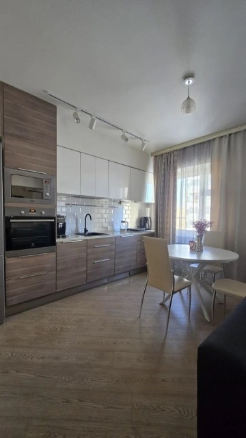 1 комн., 57 м², Монолитно-каркасный, ТЦ "Олонхо"