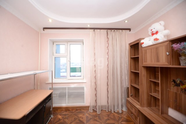 4 комн., 96 м², Монолитно-каркасный, Областная больница, рынок "Манньыаттаах" 5