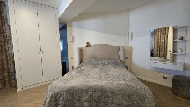 1 комн., 57 м², Монолитно-каркасный, ТЦ "Олонхо" 8