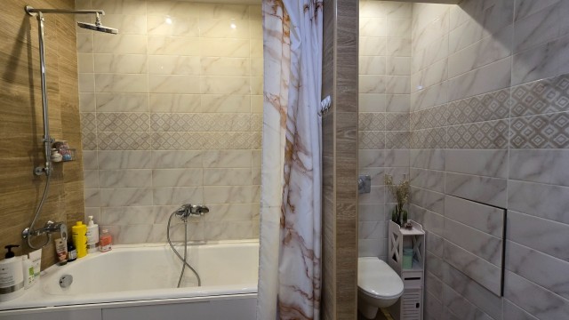 1 комн., 57 м², Монолитно-каркасный, ТЦ "Олонхо" 16