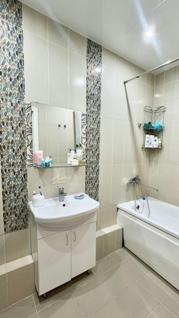 3 комн., 61 м², Монолитно-каркасный, 203 мкрн. 7