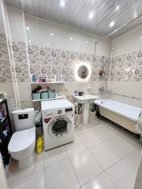 2 комн., 65 м², Монолитно-каркасный, Кинотеатр Лена 4