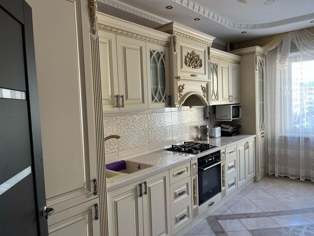 3 комн., 86 м², Блочный, Рынок Столичный 6