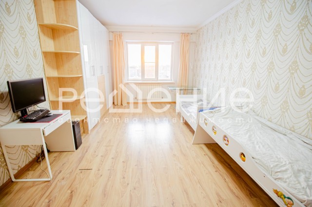 2 комн., 62 м², Монолитно-каркасный, Центр - район пл. Орджоникидзе 3