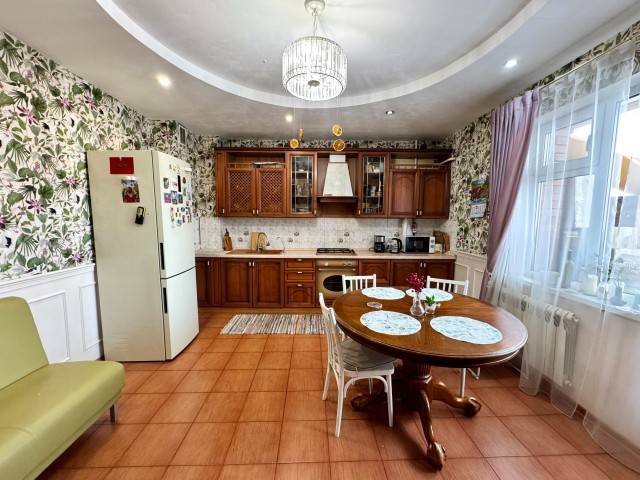 3 комн., 102 м², Инд. планировка, Крестьянский рынок, стадион "Туймаада" 2