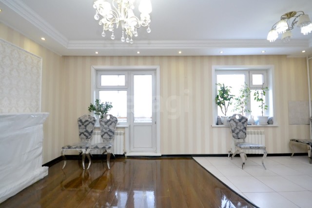 2 комн., 65.0 м², 3 эт.